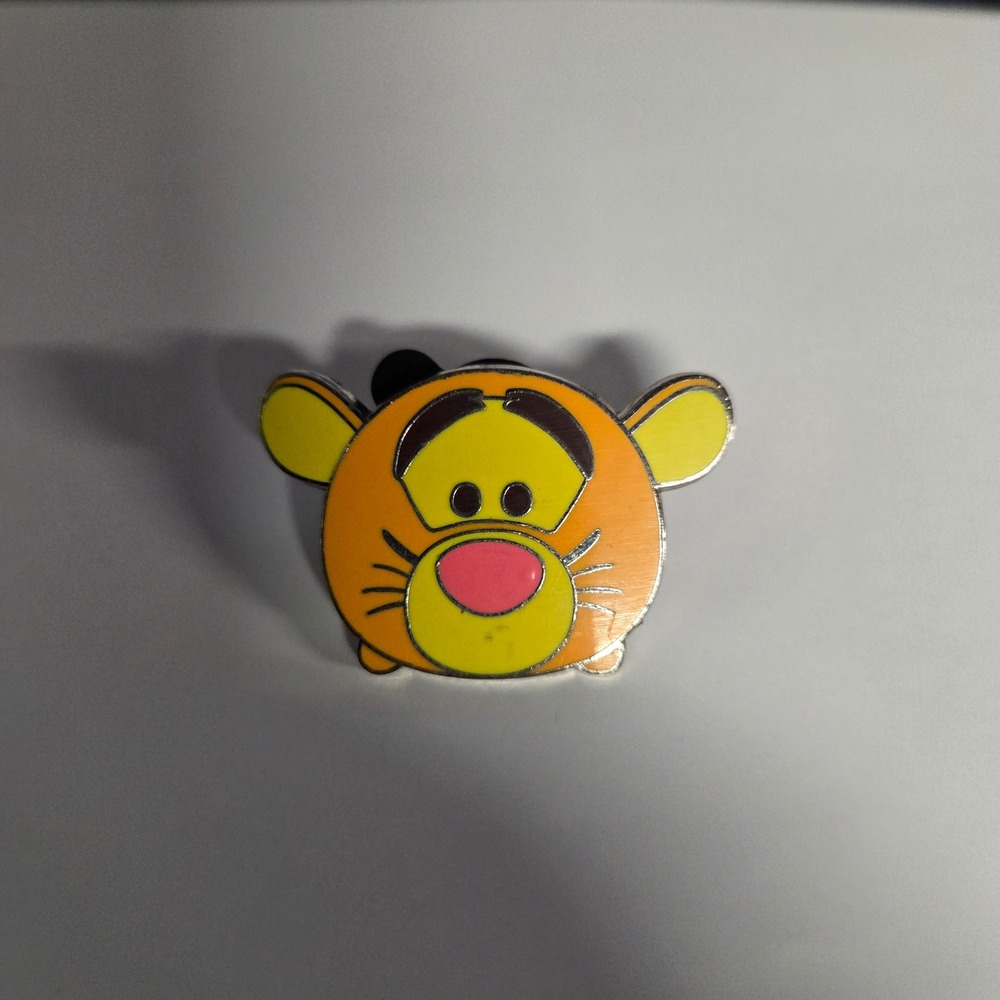 Disney Tsum Tsum Tigger Pin Unisex OS Orange Winnie the Pooh Enamel 2017